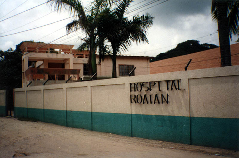 Roatan2000: Hospital