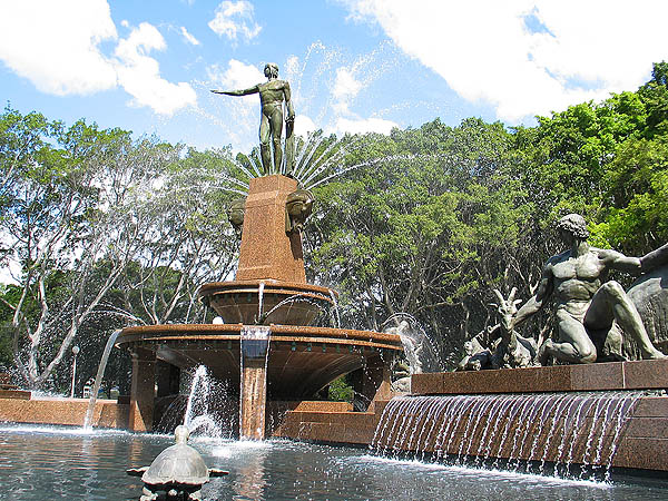 Australia 2004: Hyde Park Fountain 01