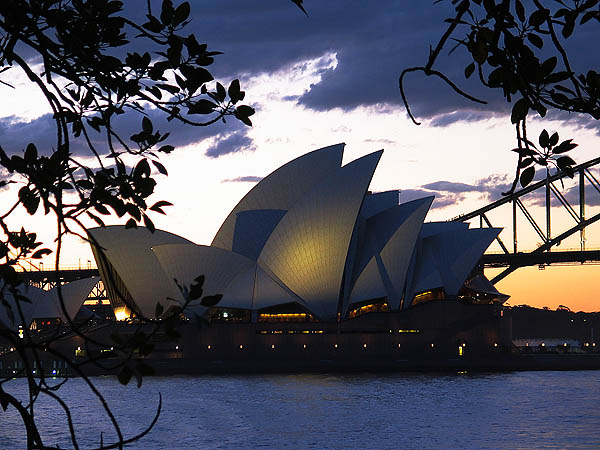 Australia 2004: Sydney Opera House at Dusk