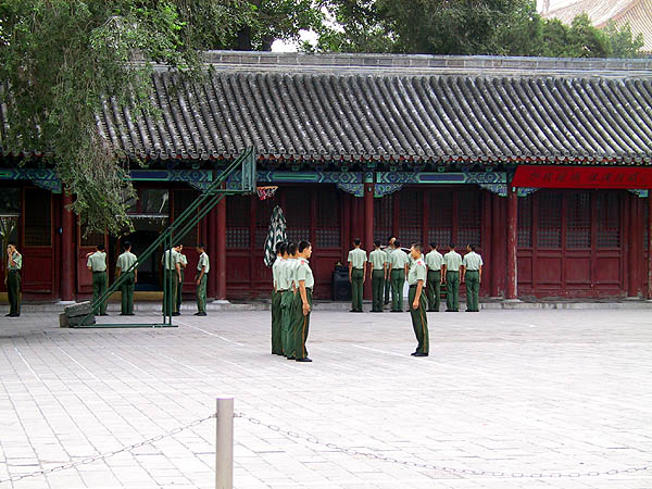 Beijing 2001: Soldiers
