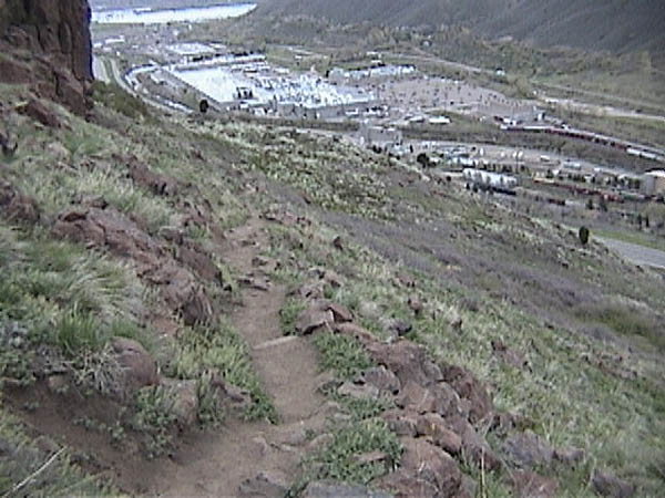Golden Cliffs April 2001: Trail Down