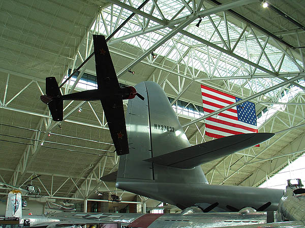 Spruce Goose 2005: Spruce Goose Tail vs Plane