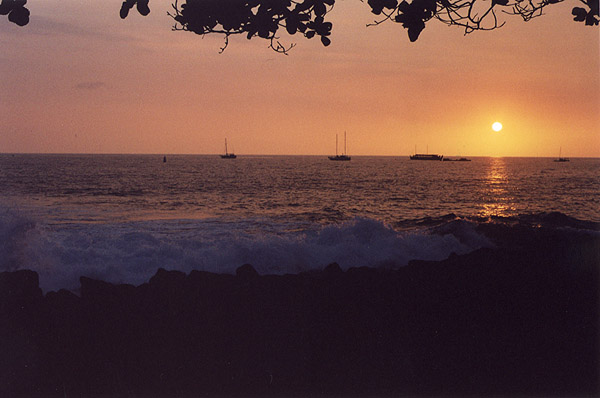 Hawaii: Sunset at the Luaua