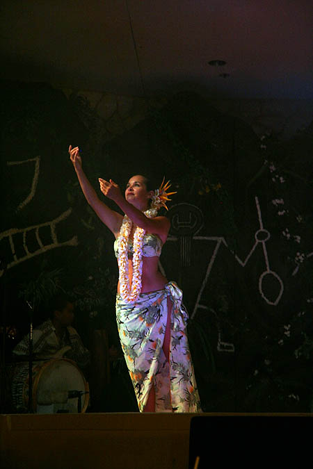 Hawaii 2006: Luau Dancer 6