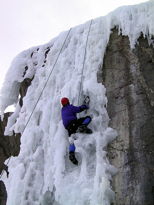 Lincoln Falls 2002: Greg Climbing the Curtain 04