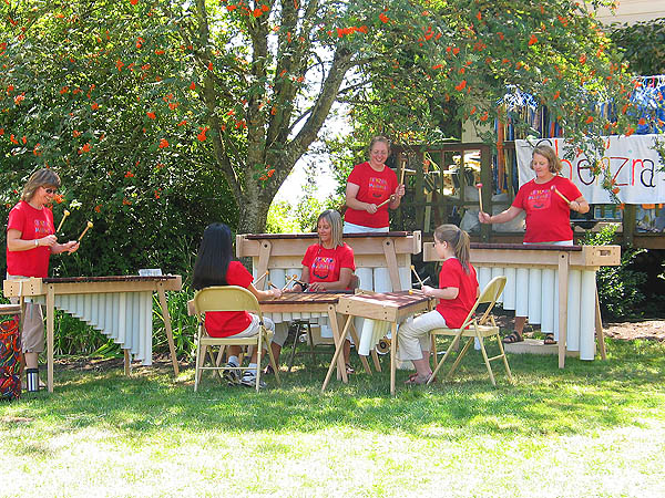 Lavender Festival 2004: Xylophone Band 02
