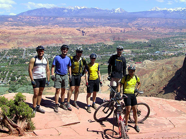 Moab April 2002: Poison Spider Group at the Portal Overlook