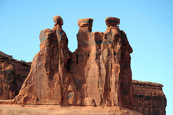 Moab 2005: Arches: Three Gossips