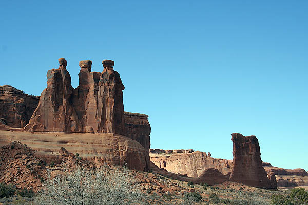 Moab 2005: Arches: Three Gossips and Sheep Rock