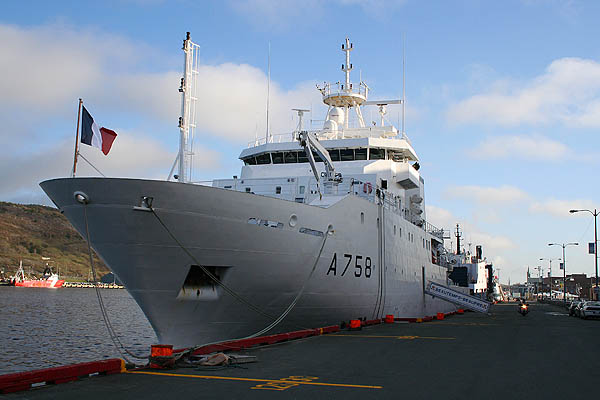 Newfoundland 2005: Docked Ship