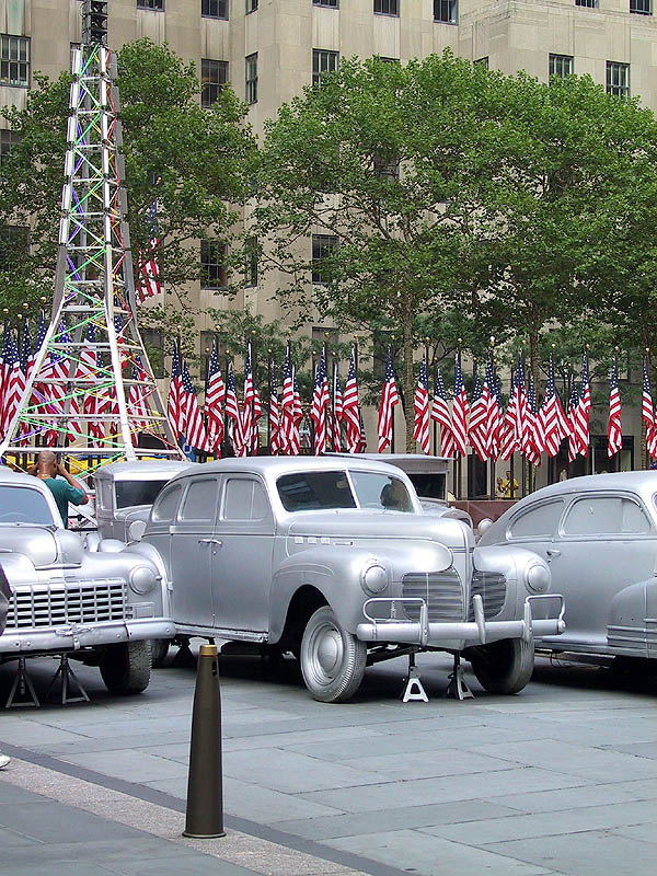 NYC 2002: Rockefeller Center Cars