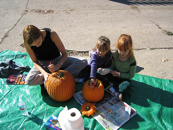 Pumpkin Carving 2005: Gesyka and Kids