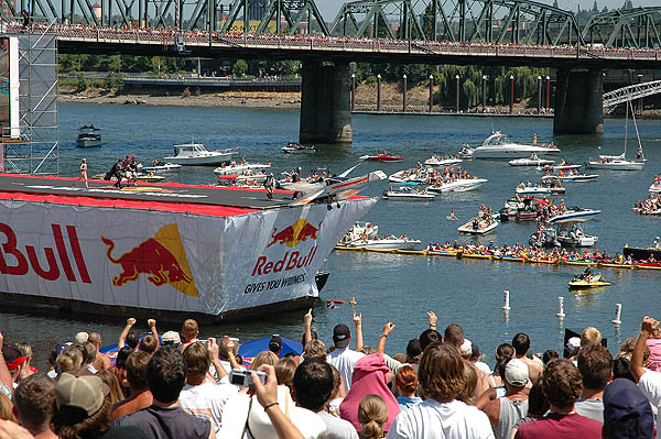 Red Bull Flugtag 2004: X-Wing Going 02