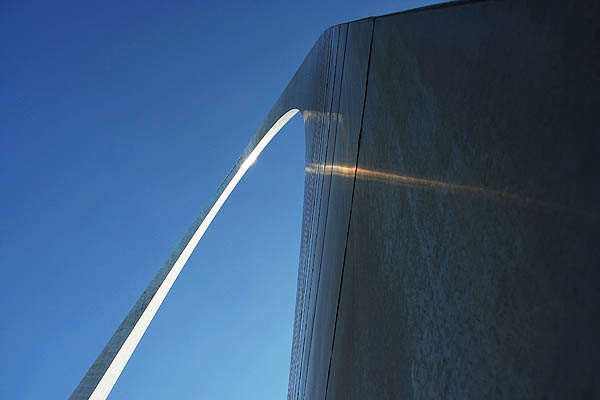 St Louis 2006: Arch Closeup 01