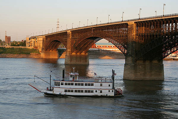 St Louis 2006: Eads Bridge and Paddleboat