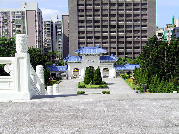 Taipei 2001: CKS Memorial Entrance