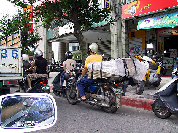Taipei 2001: Cargo Motorcycle
