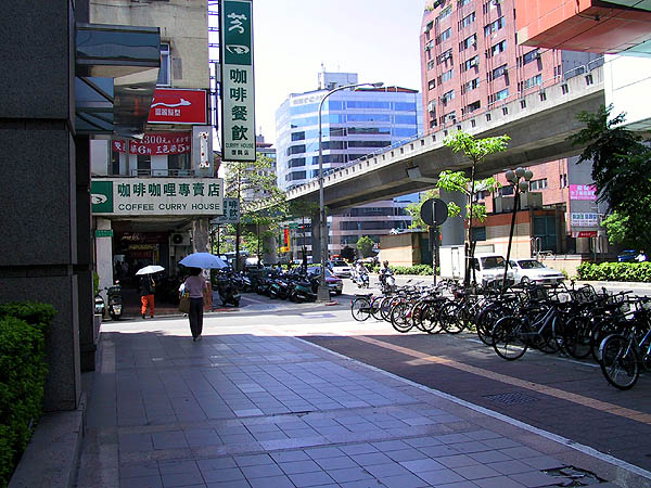Taipei 2001: Street Scene 01