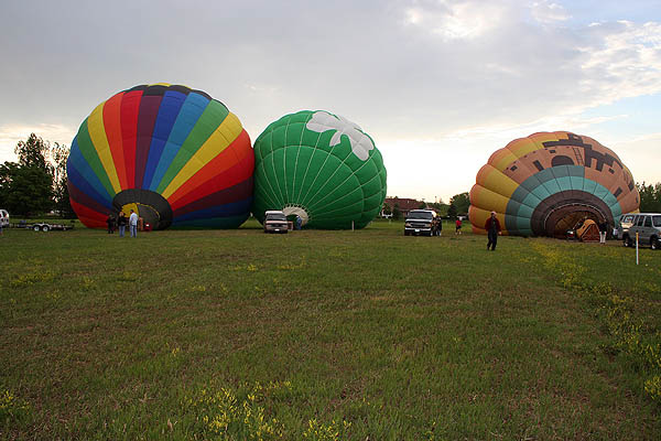Ballooning 2005: Balloons Inflating
