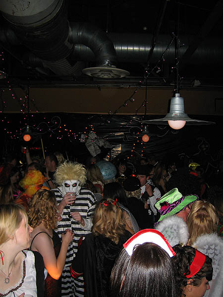 Halloween 2005: Crowd