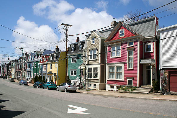 Newfoundland 2005: Colorful Houses