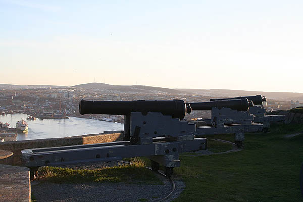 Newfoundland 2005: Queens Battery Cannons 02