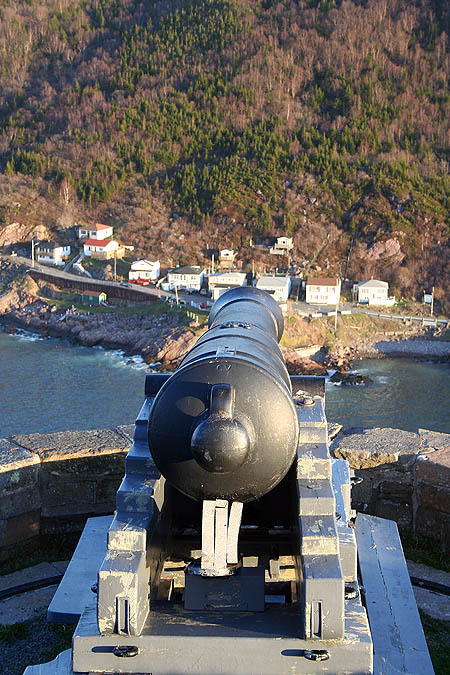 Newfoundland 2005: Queens Battery Cannon across the channel