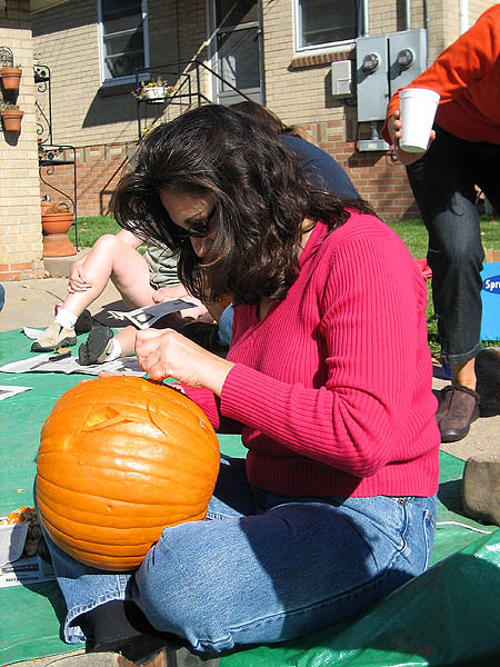 Pumpkin Carving 2005: Carving