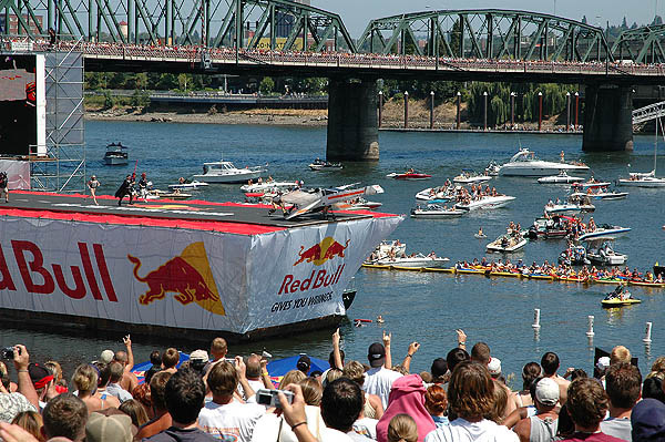 Red Bull Flugtag 2004: X-Wing Going 01