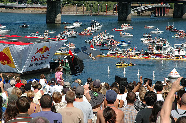 Red Bull Flugtag 2004: A-Team Going
