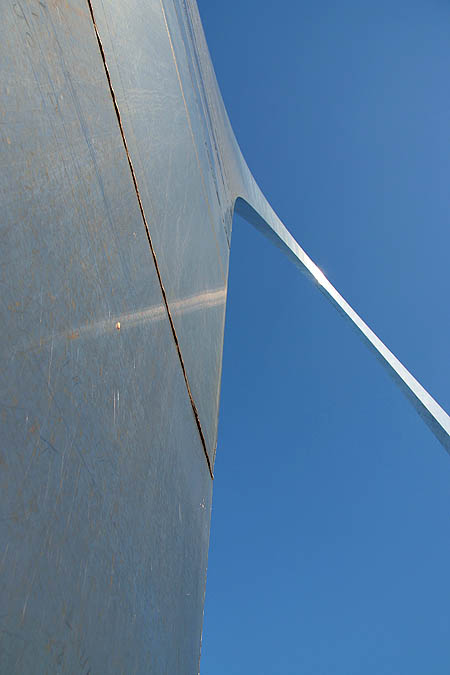 St Louis 2006: Arch Closeup 03