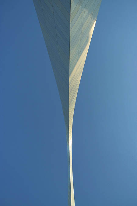 St Louis 2006: Arch Underneath