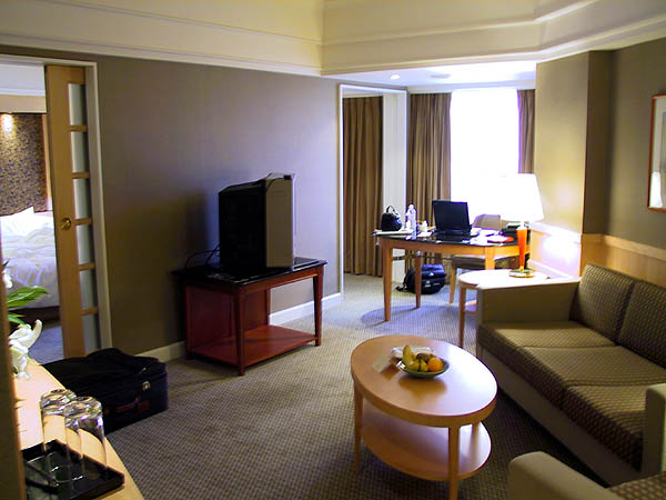 Taipei 2001: Hotel Room 02