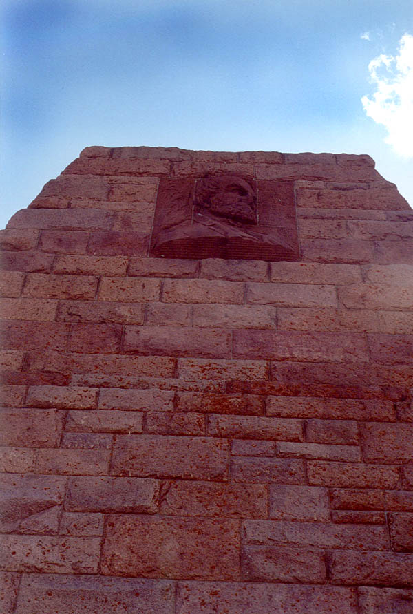 Vedauwoo May 2000: Ames Monument Relief